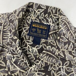 Woolrich Button Down Shirt Mens M Brown Tropical Leaf Print Short Sleeve Camp